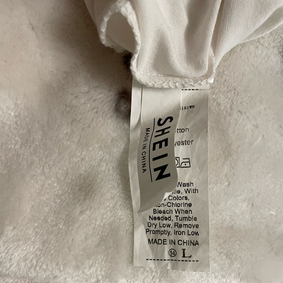 Great Wave Shein T-Shirt - Picture 3 of 3